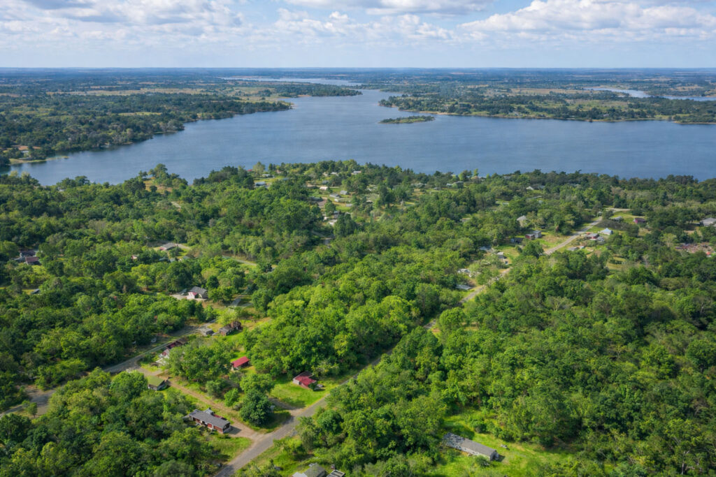 Your Lake Palestine Escape