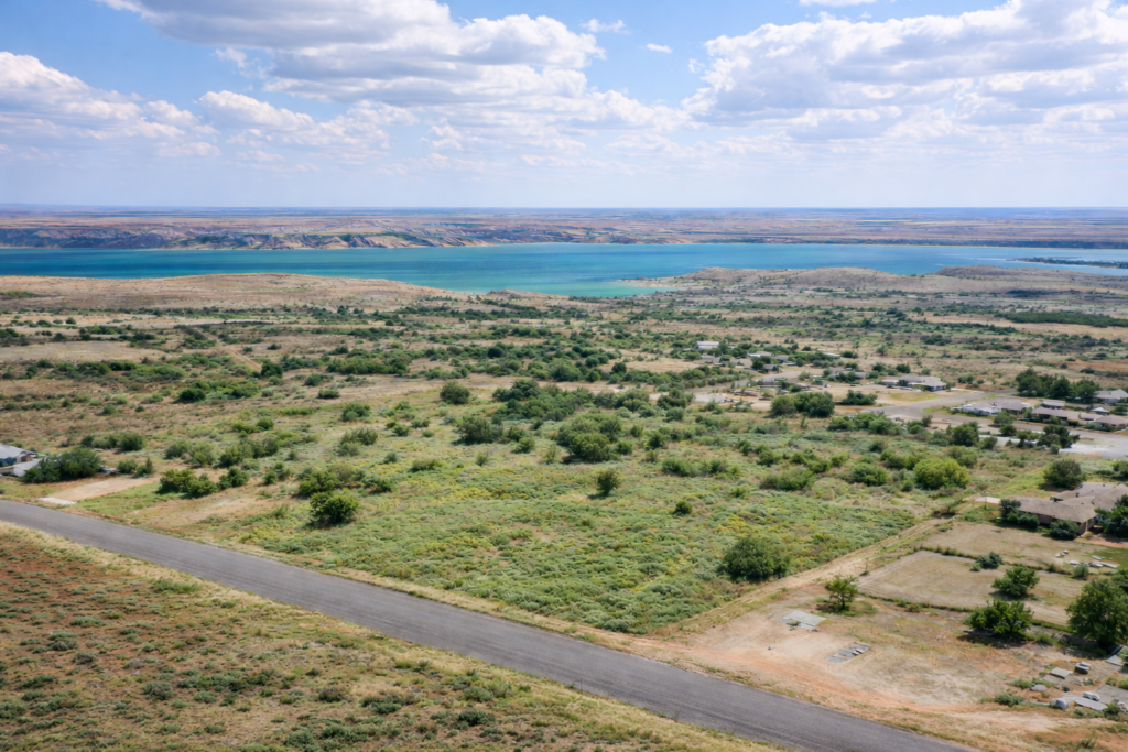 Big Lot. No HOA. Business Ready