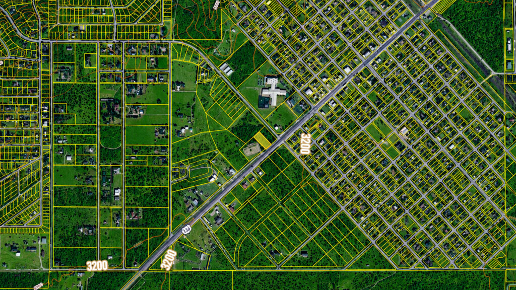 Big Lot. No HOA. Business Ready